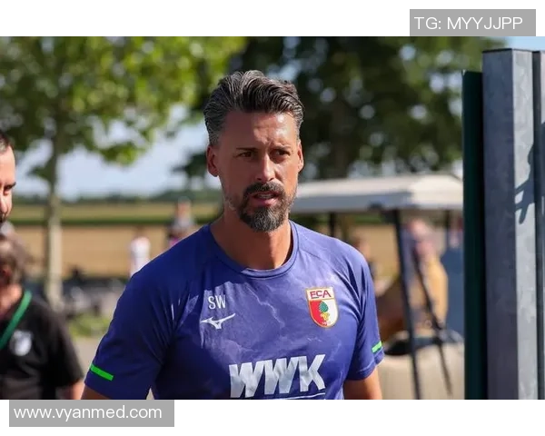 乌克兰足球球队核心球星闪耀赛场带动球队奋勇前行