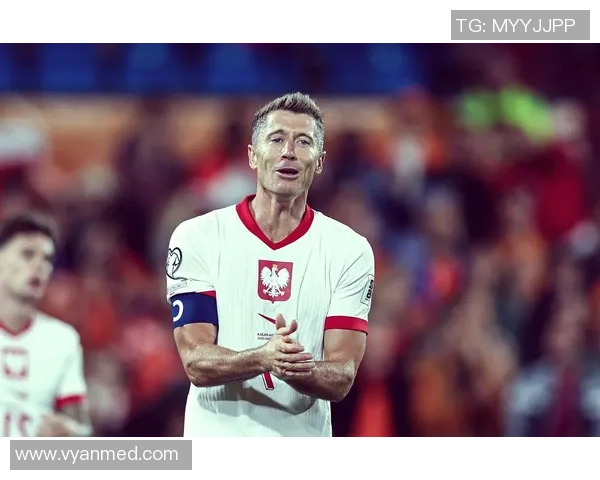 波兰足球二号球星是谁 解析其在球队中的关键角色与未来发展潜力